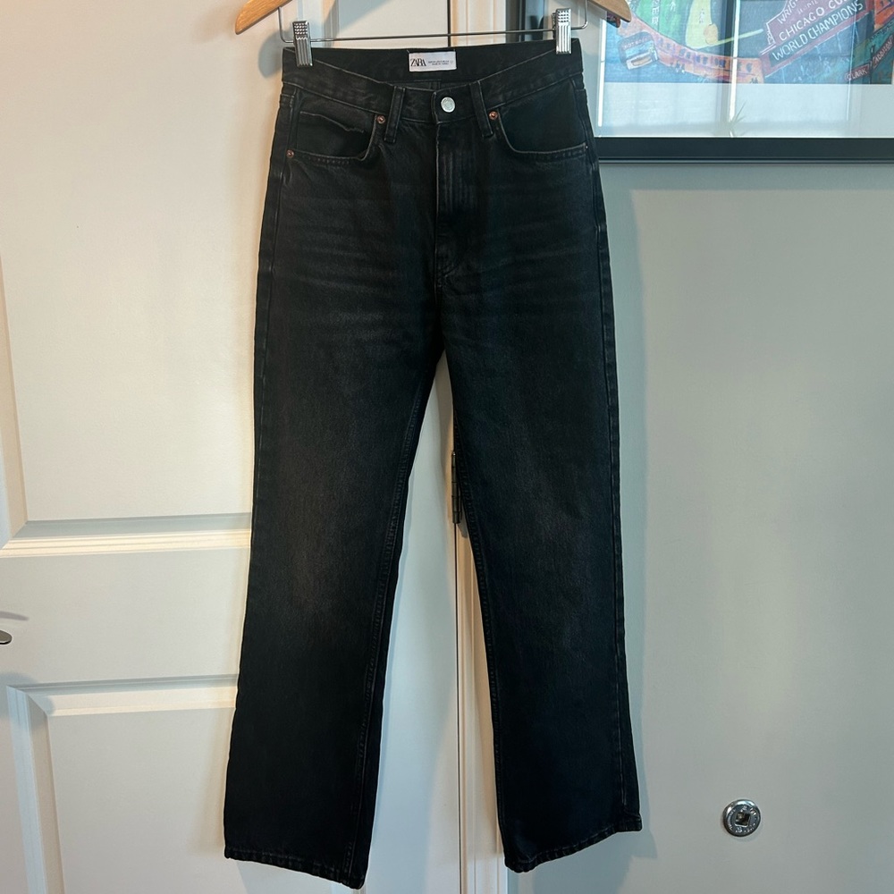 ✨Zara (NWOT) Denim Black Straight Jeans Size 2✨